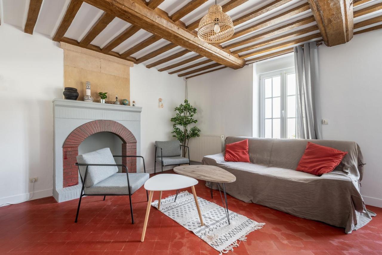 L'escalier Rouge - Maison Rénovée Avec Cour