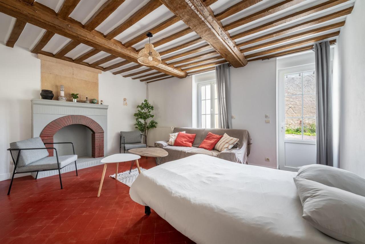 Hébergement de vacances L'escalier Rouge - Maison Rénovée Avec Cour *